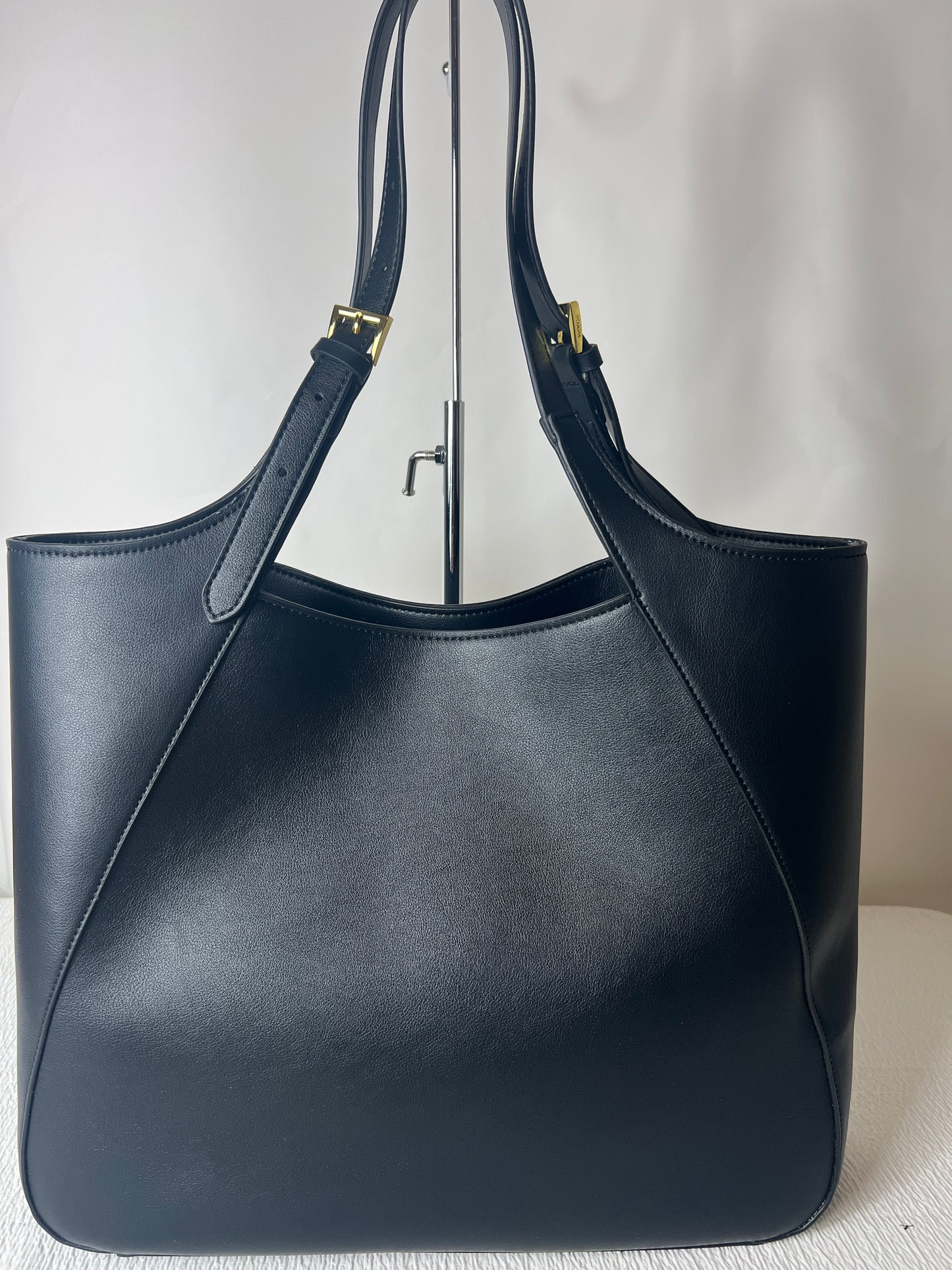 Leather tote bag