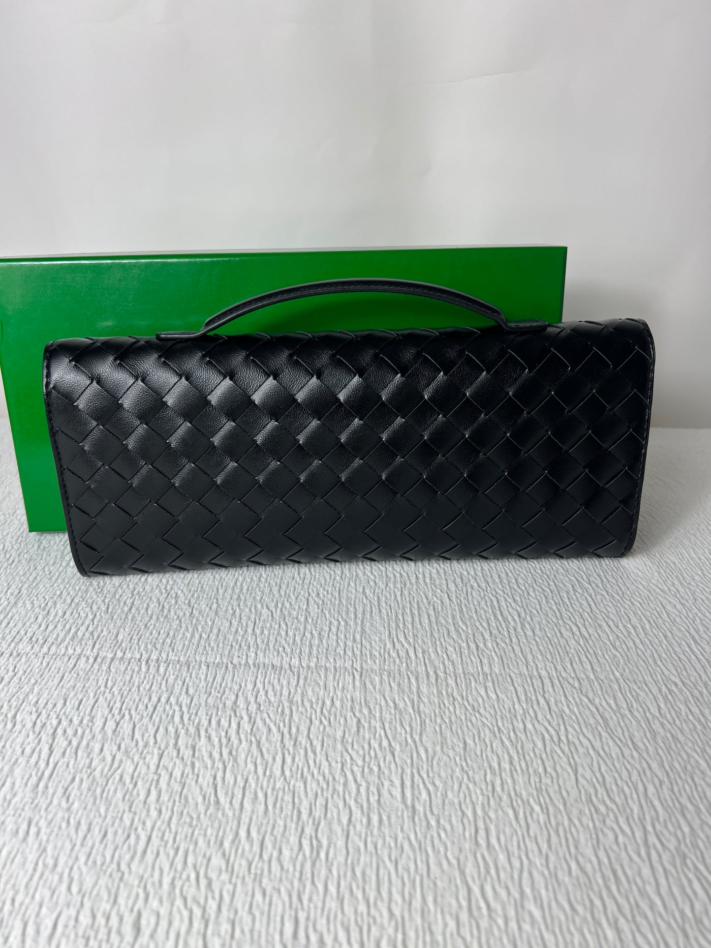 BV clutch with top handle