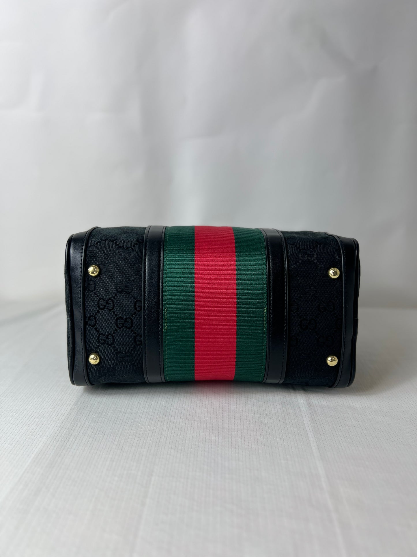 Black canvas G