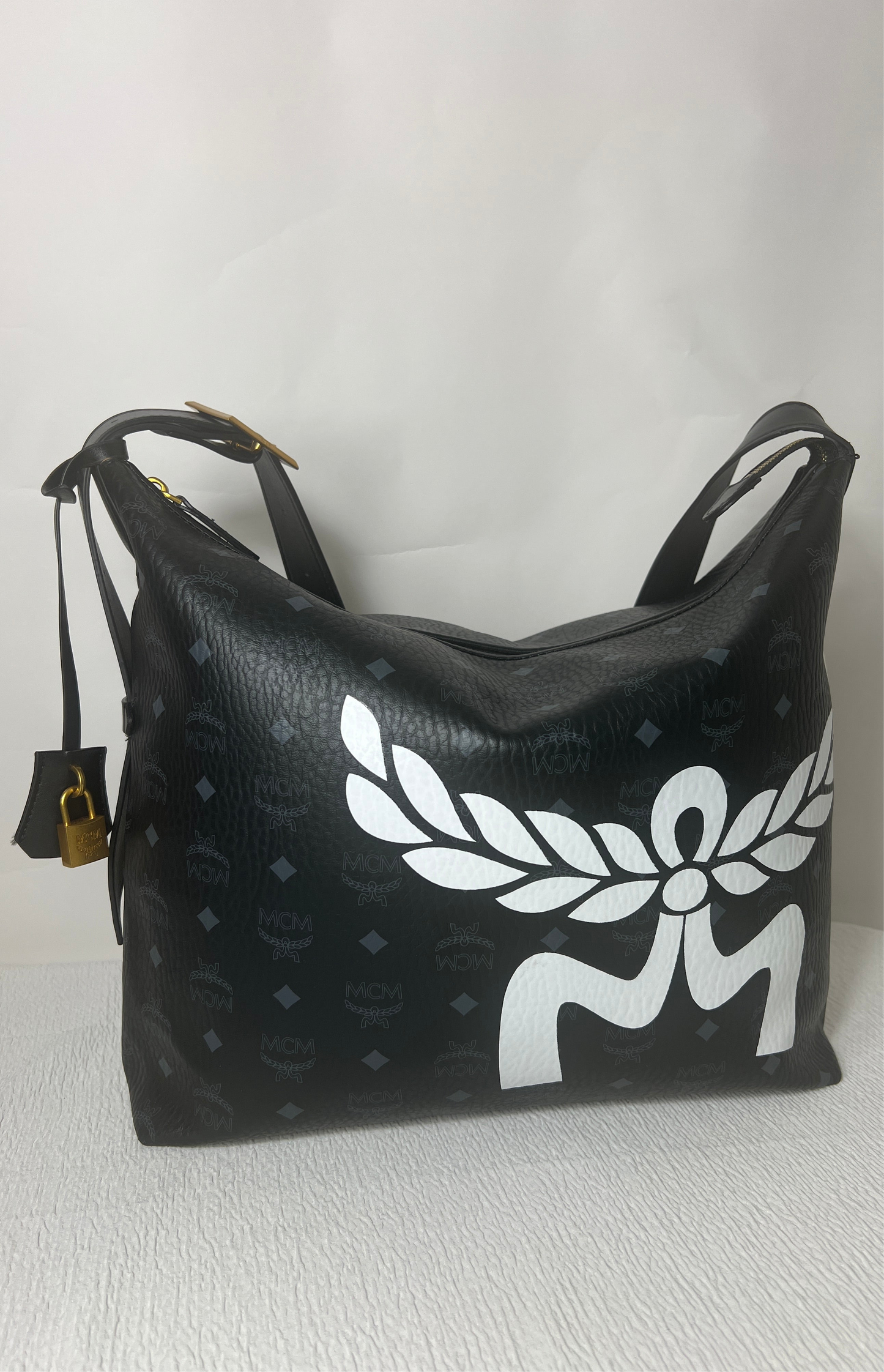 M Hobo tote bag