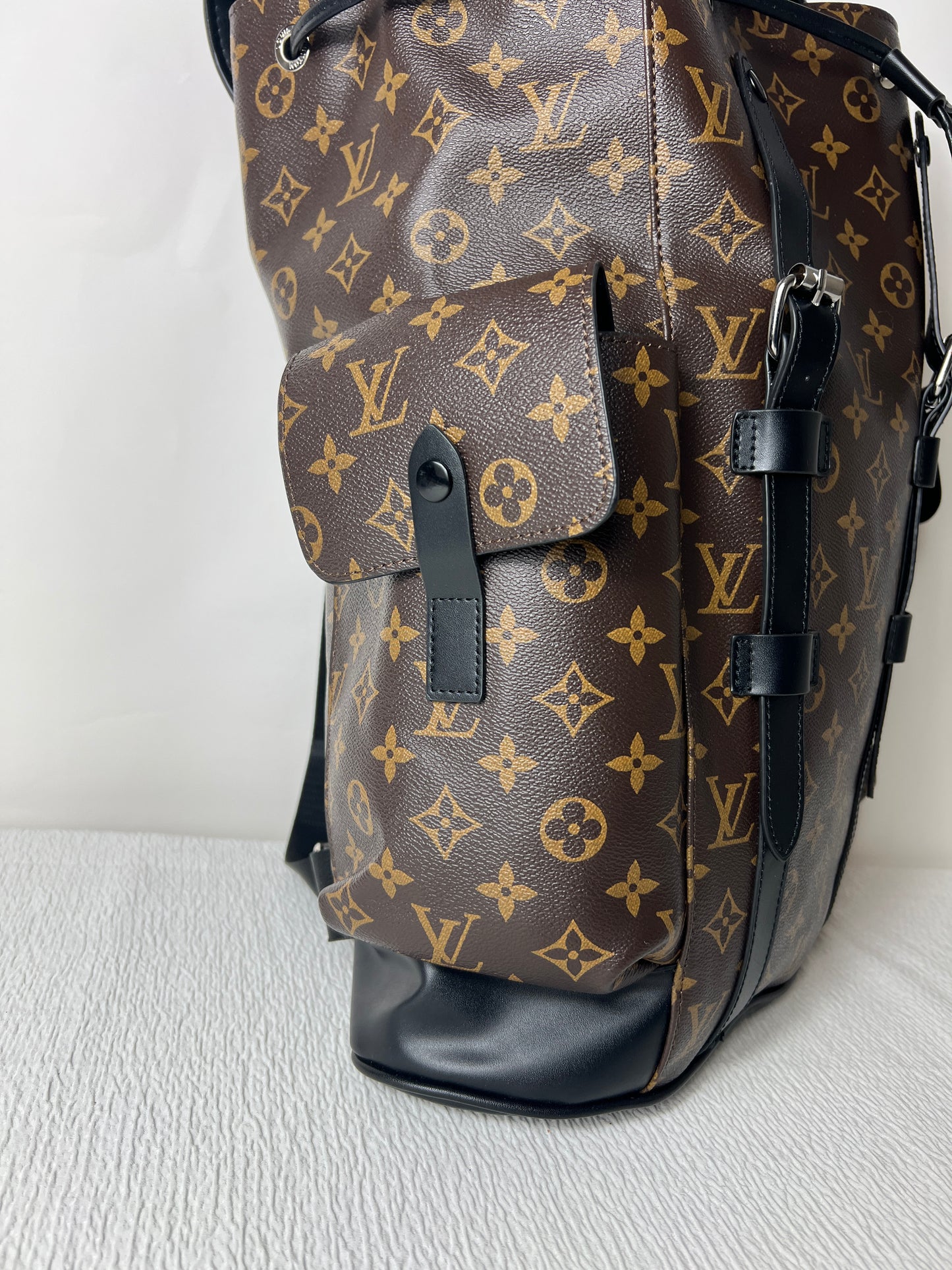 Book bag/ Men clog