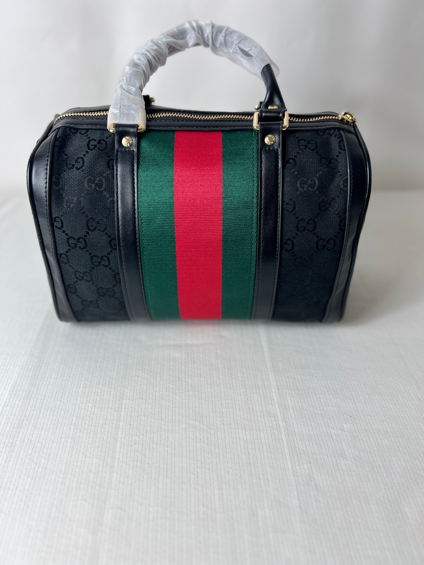 Black canvas G