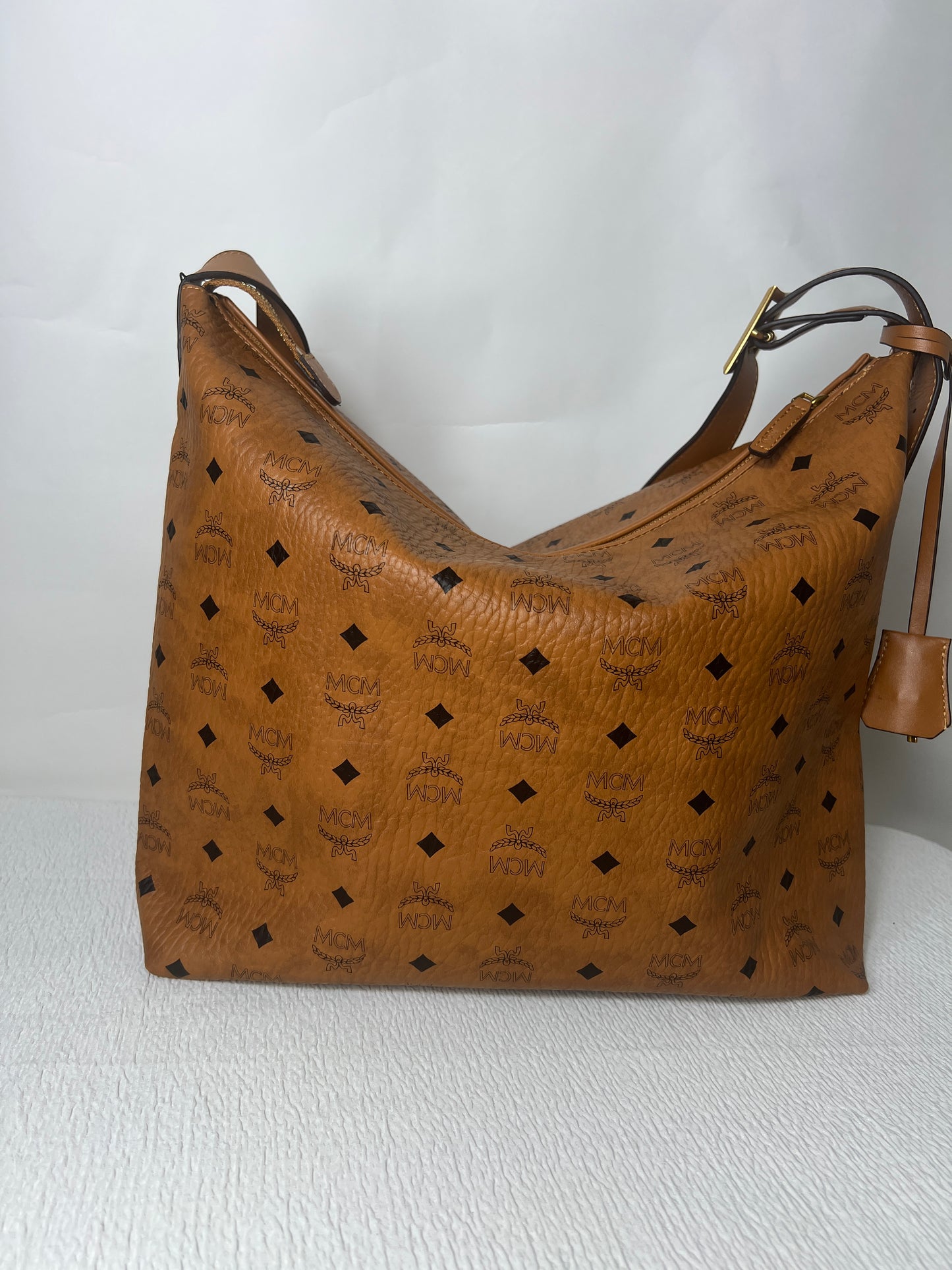 M Hobo tote bag