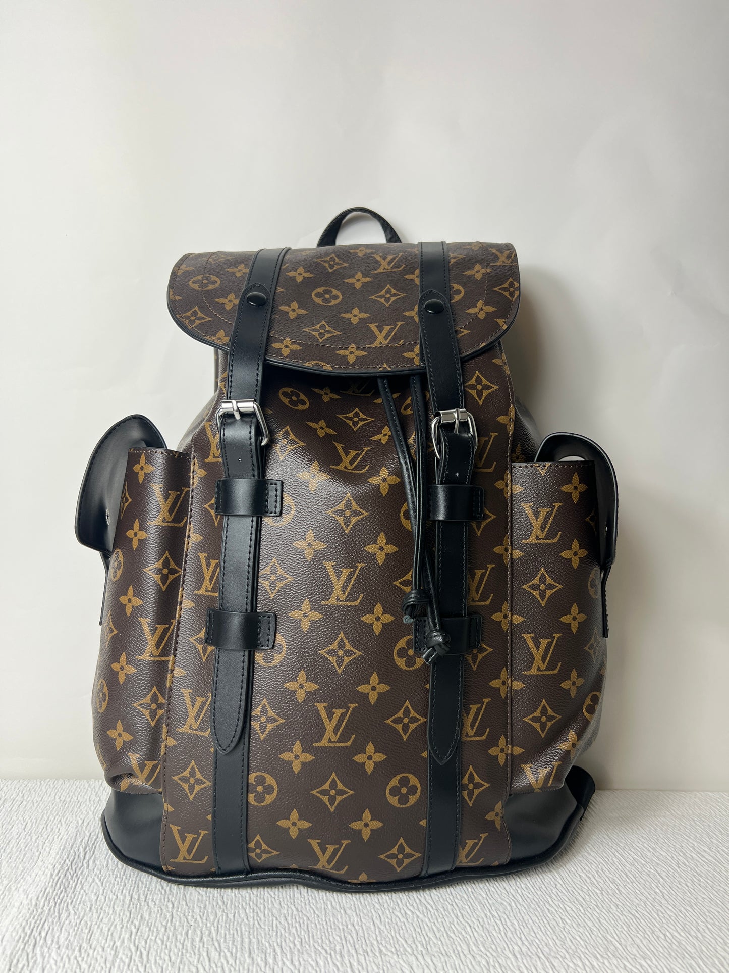 Book bag/ Men clog