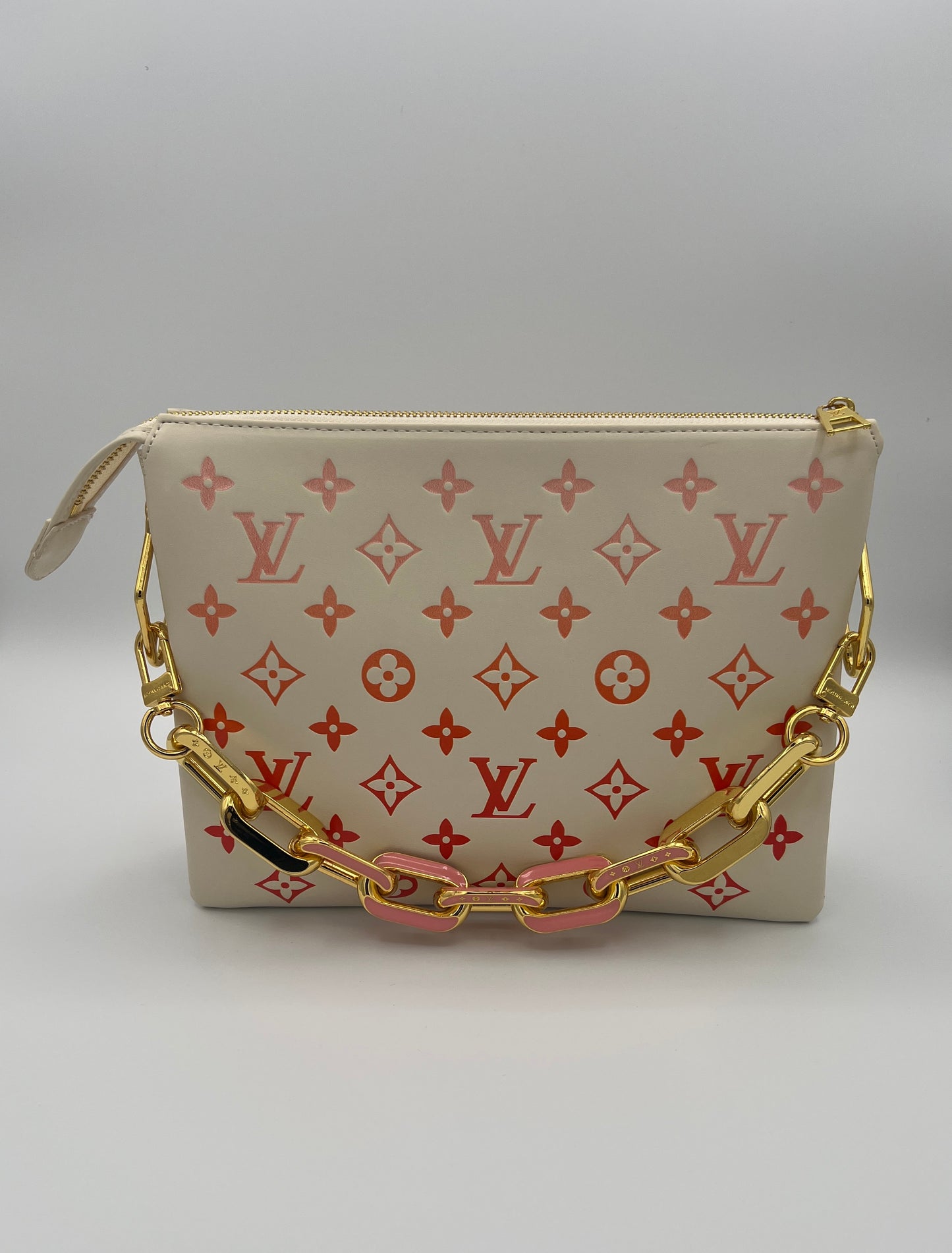 Embossed bag with thick chain