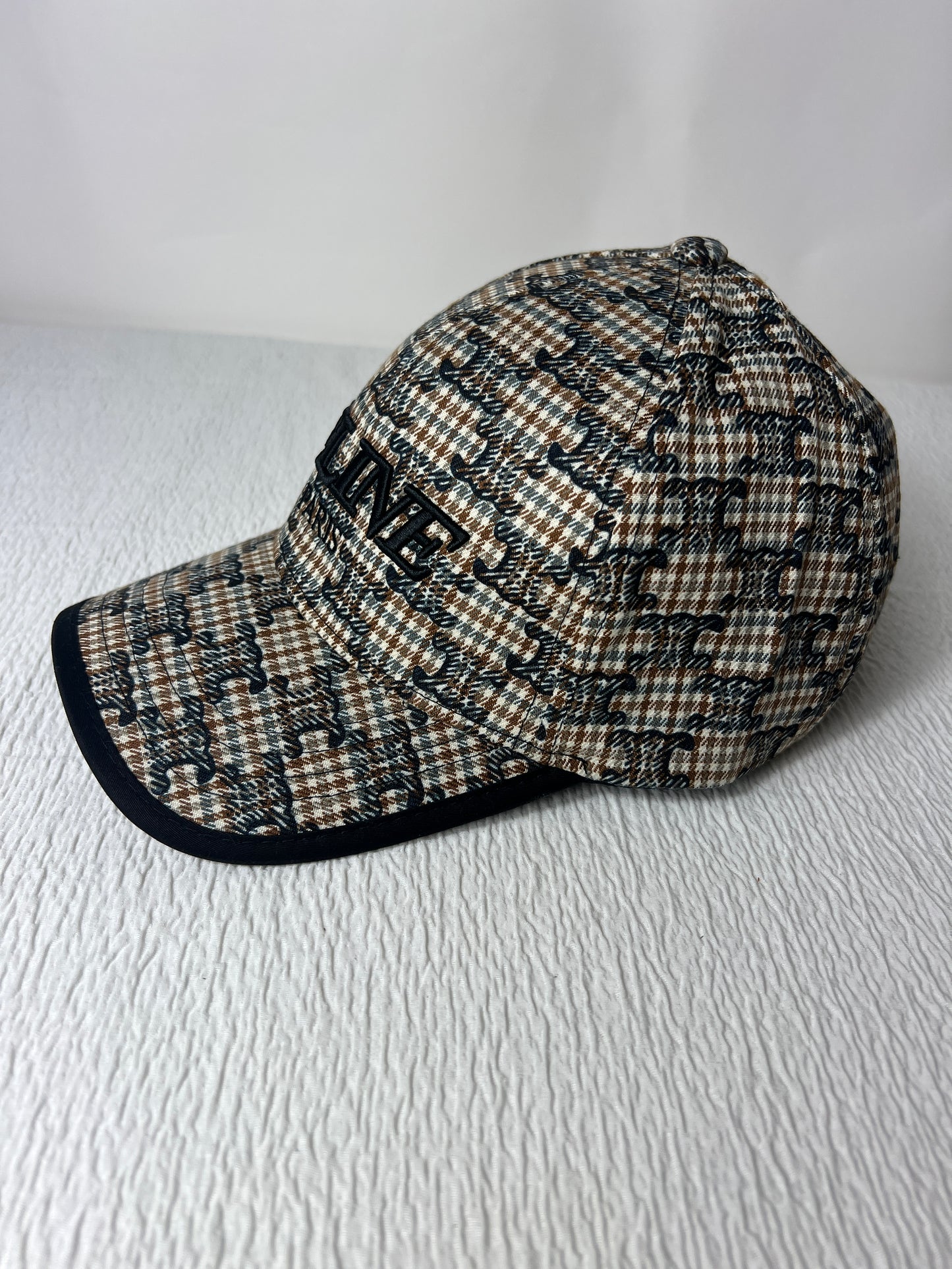Black lady C cap