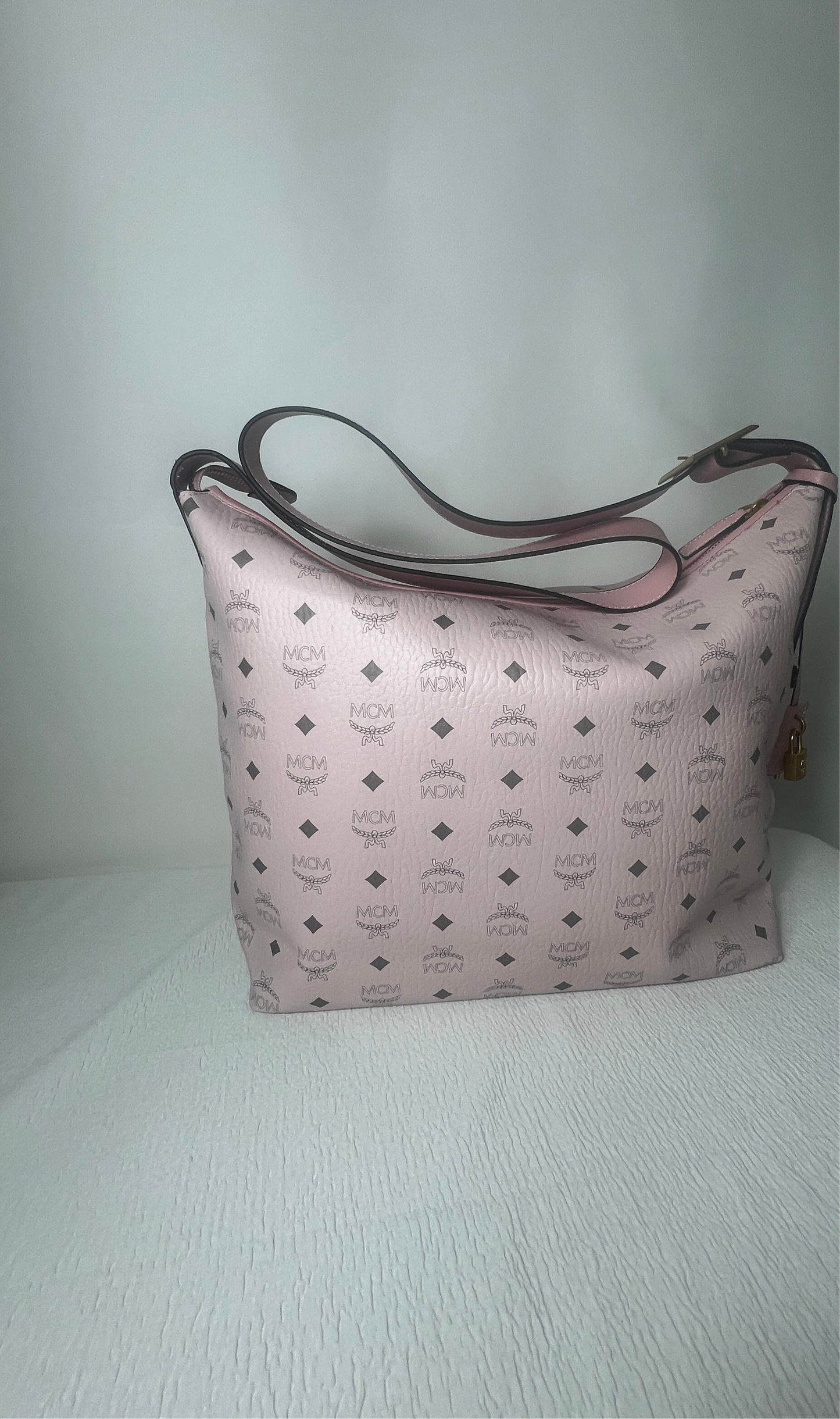 M Hobo tote bag