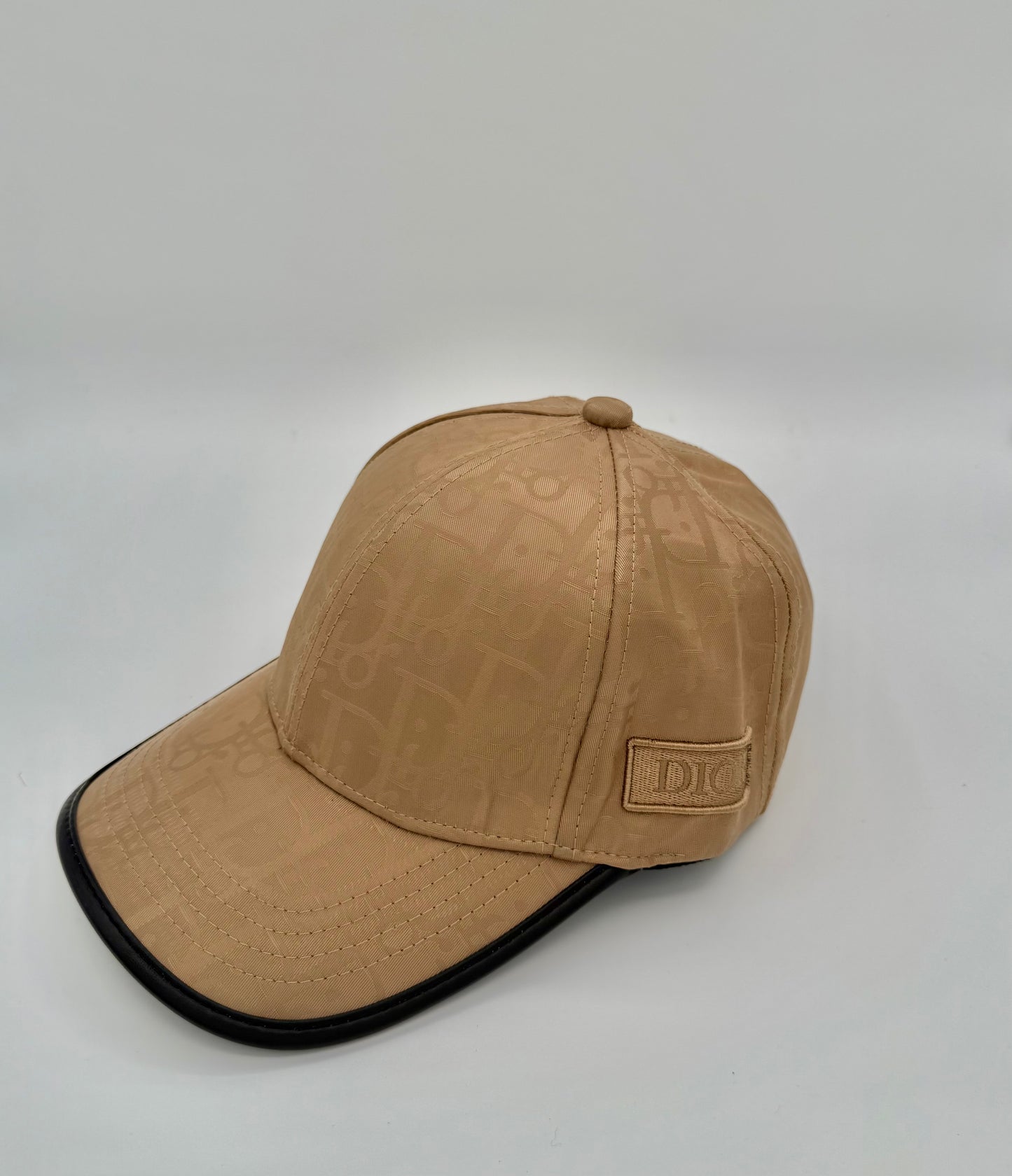 Light brown CD cap