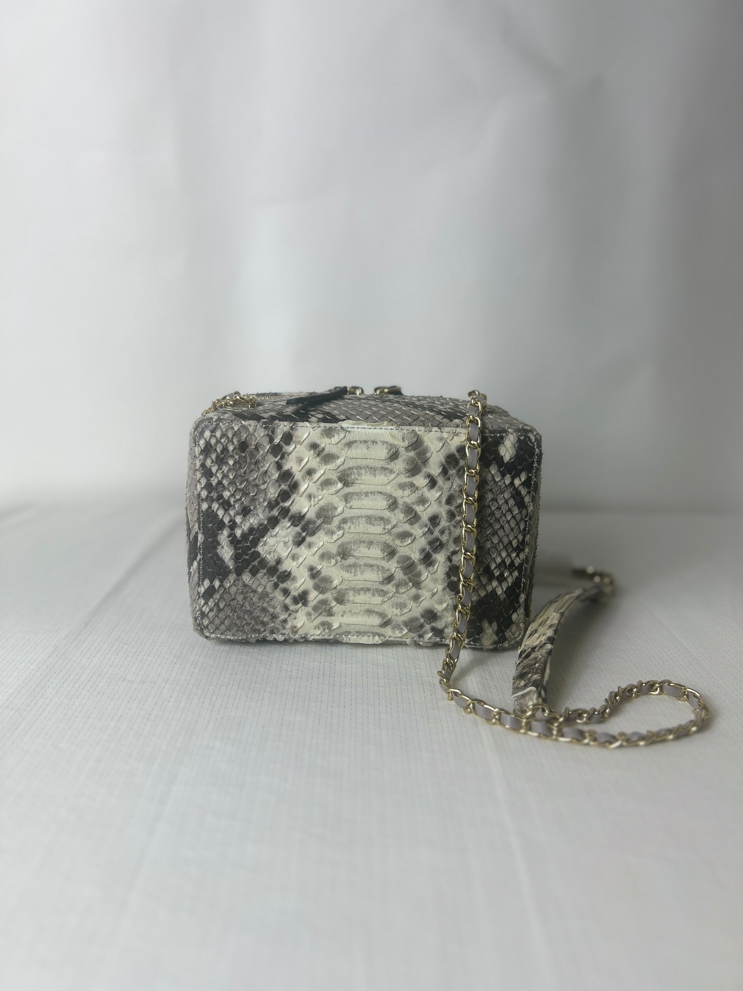 Snake skin camera