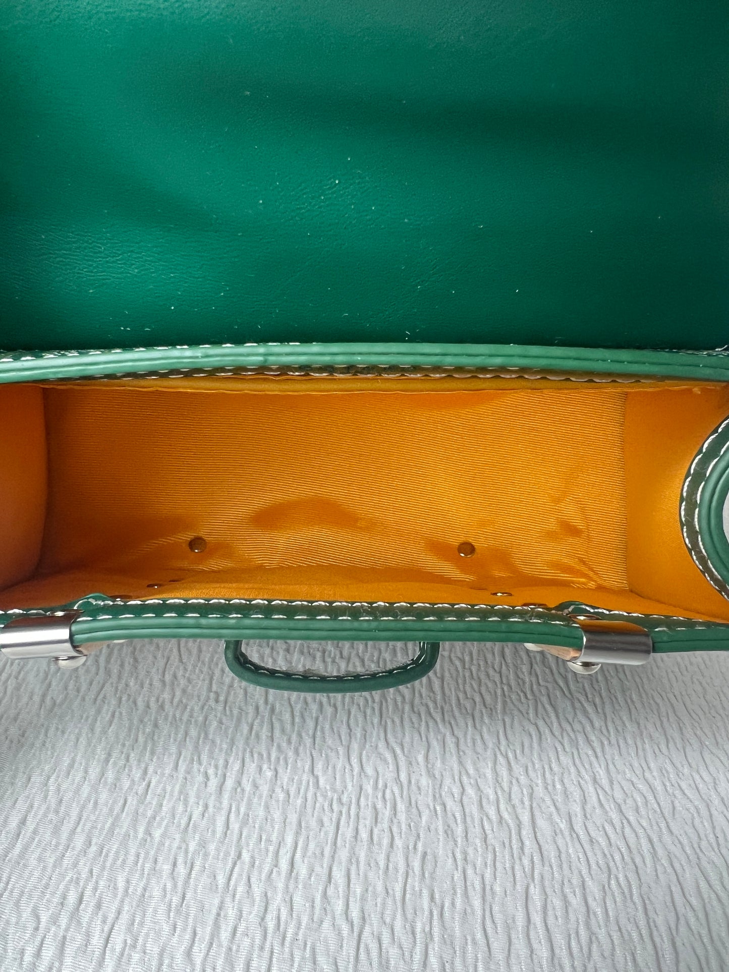 Green handbag with matching wallet