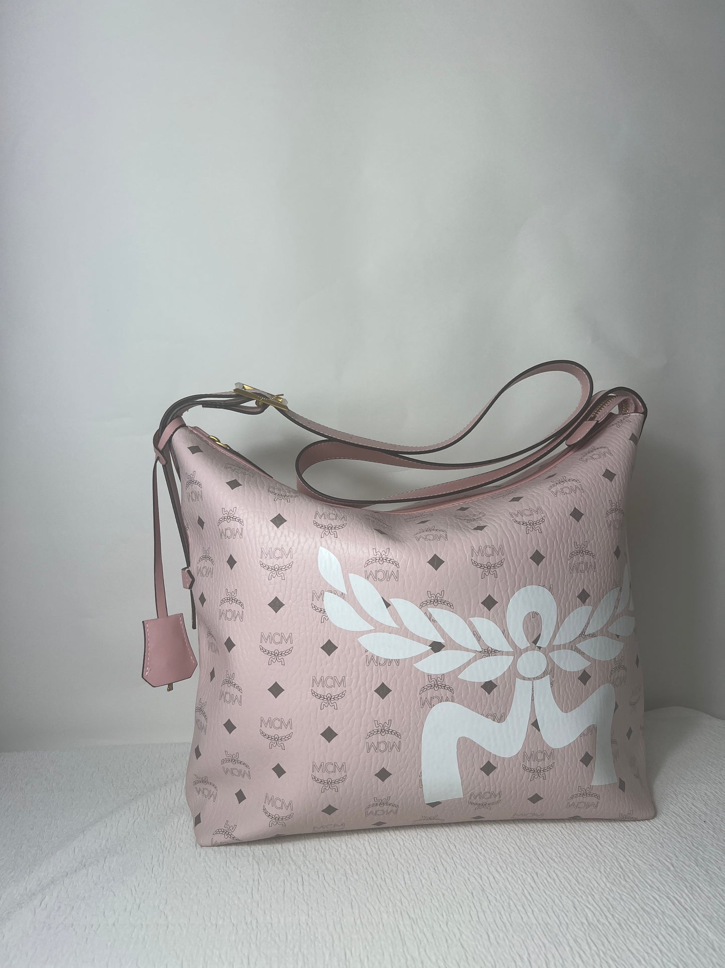 M Hobo tote bag