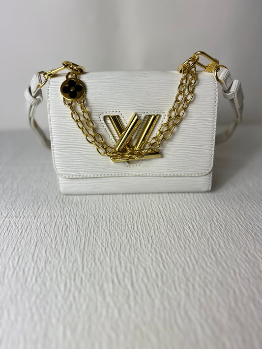 White twist