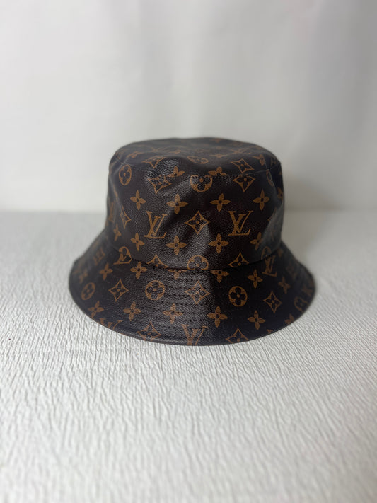 Brown mono bucket