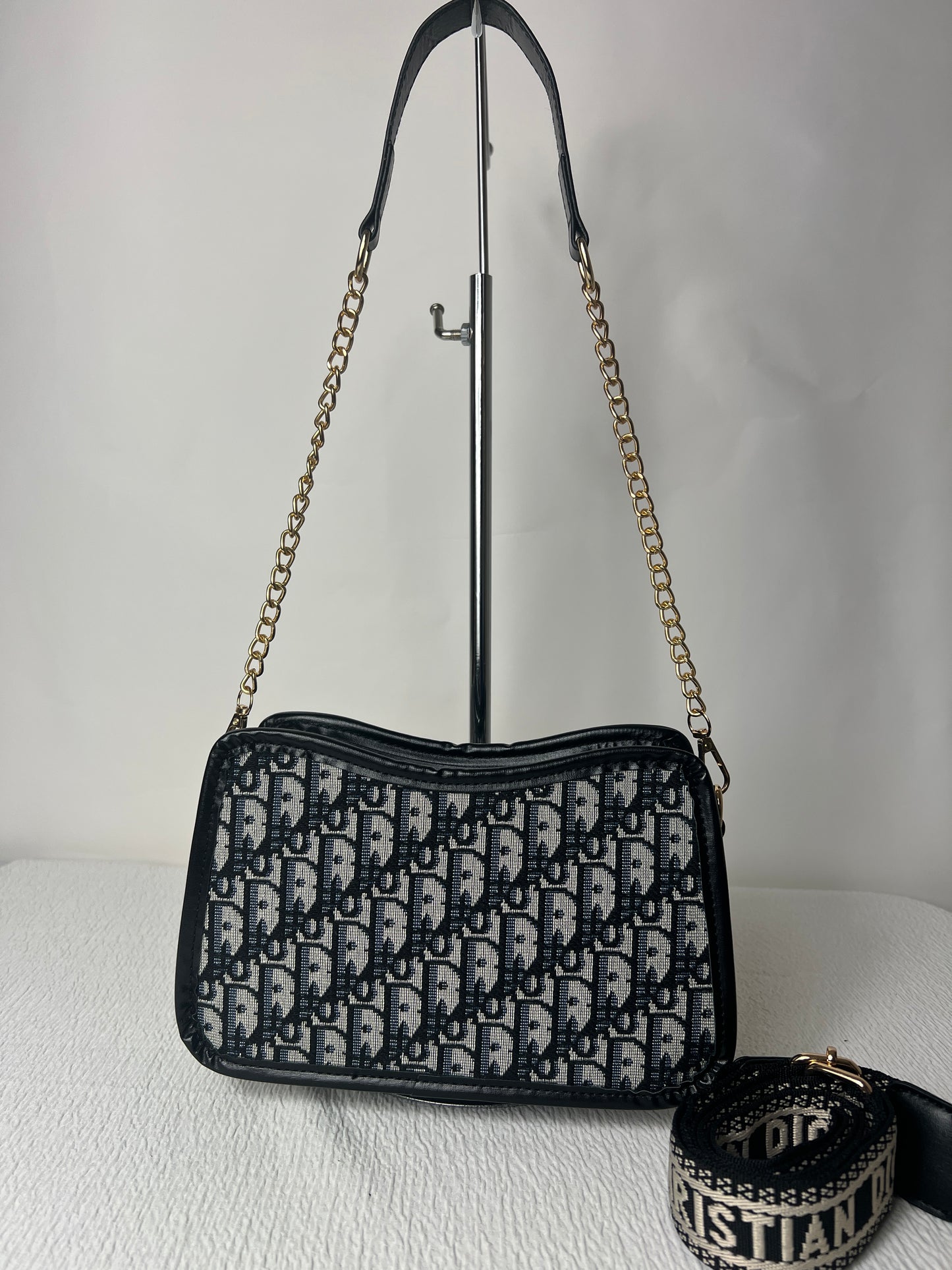 Embroidered bag