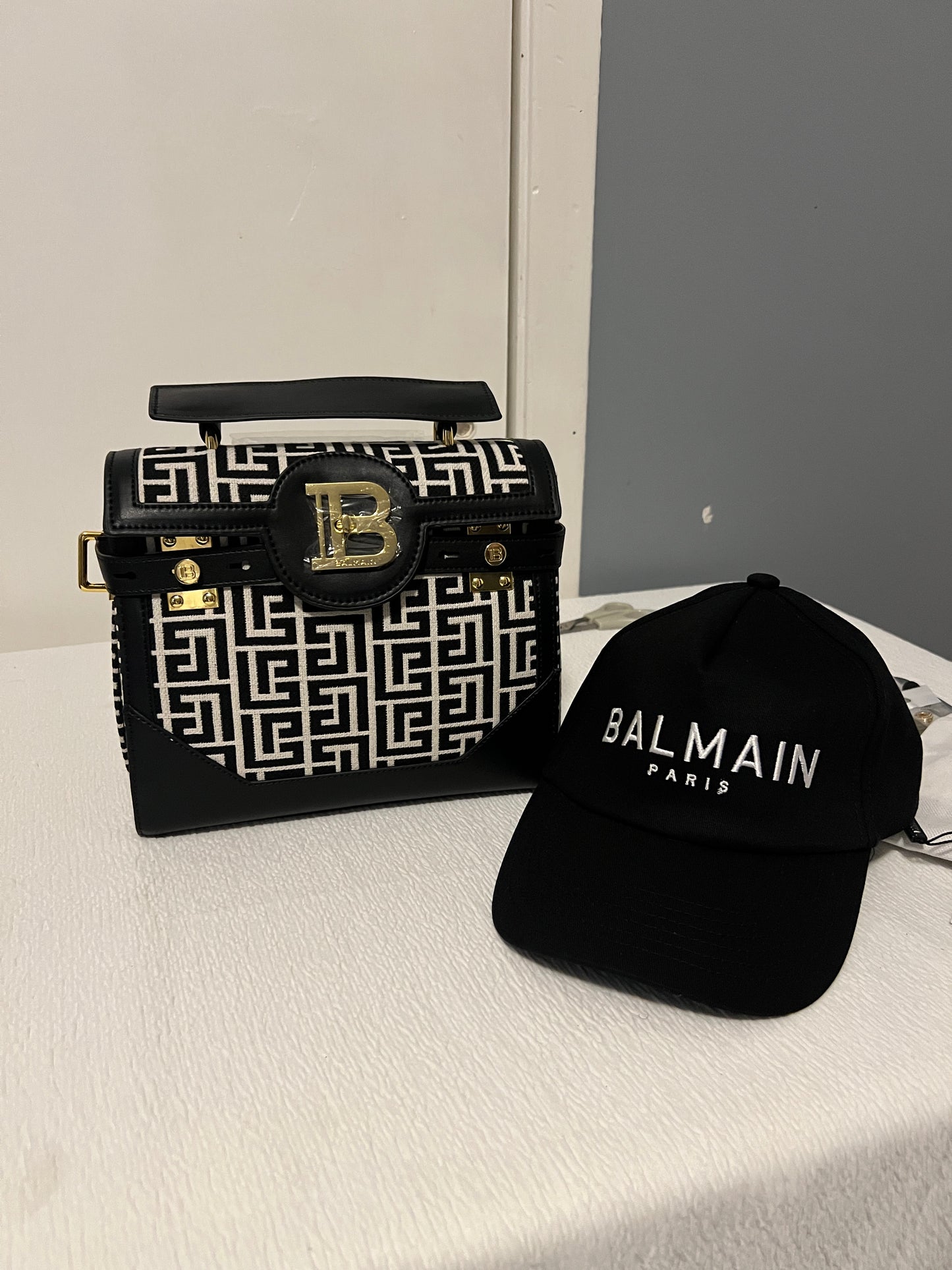 Black B bag