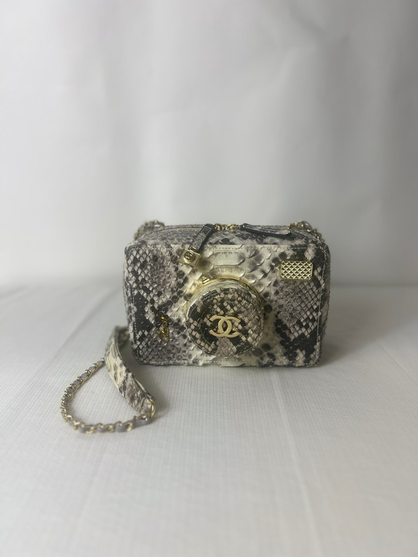 Snake skin camera￼