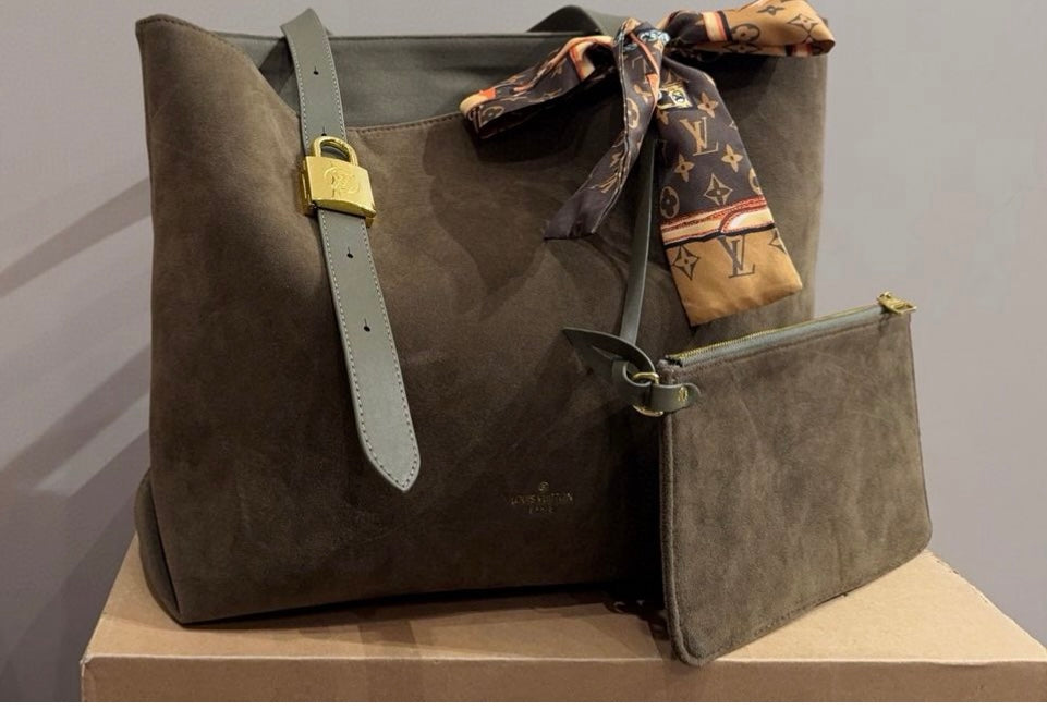 Lock tote