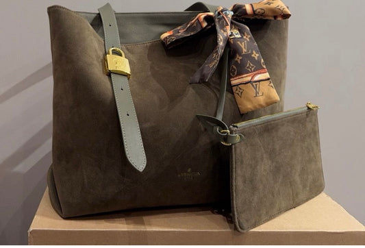 Lock tote