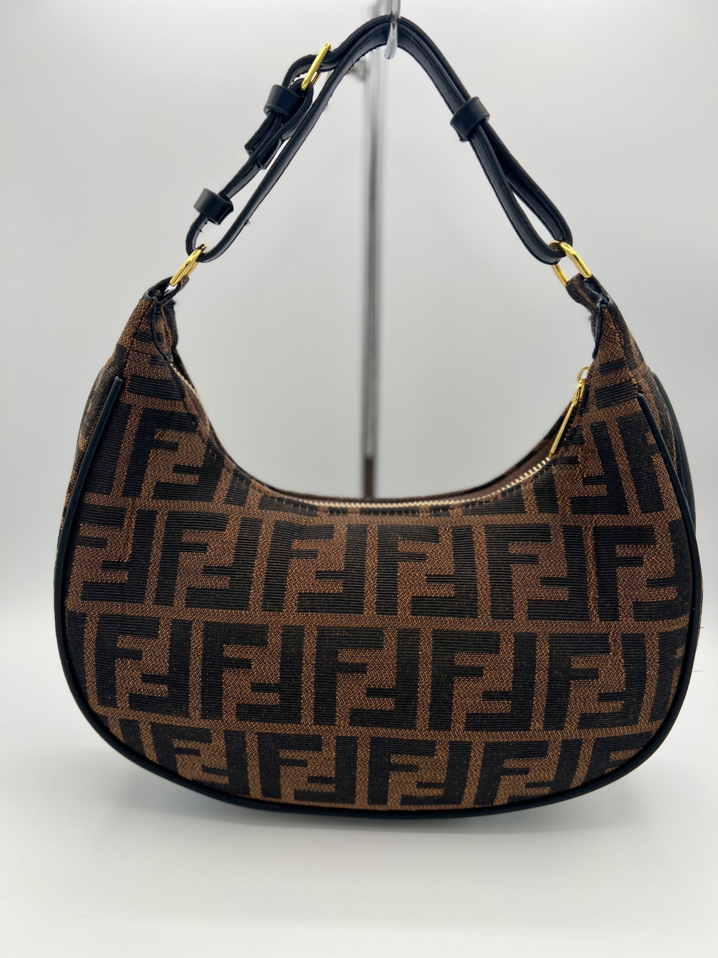 FF shoulder hobo
