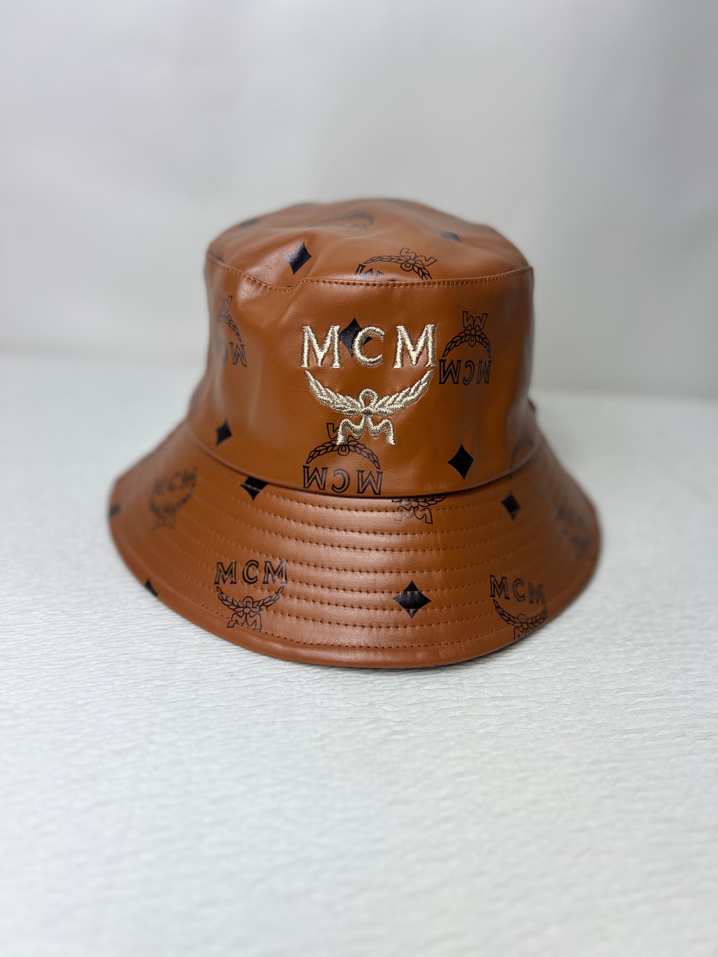 M Bucket hat