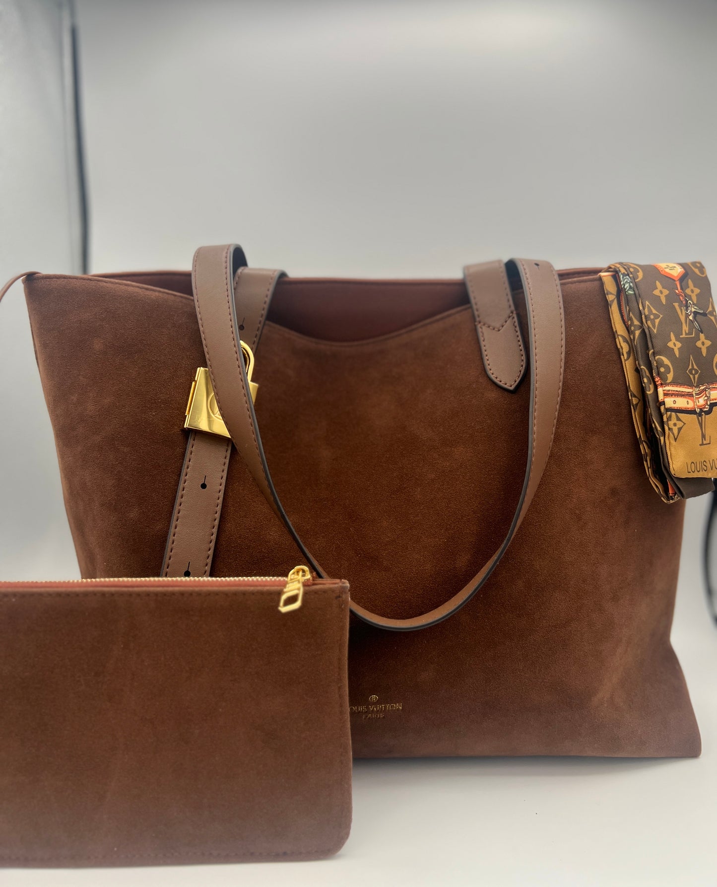 Lock tote
