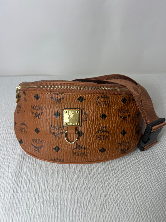 M bumbag