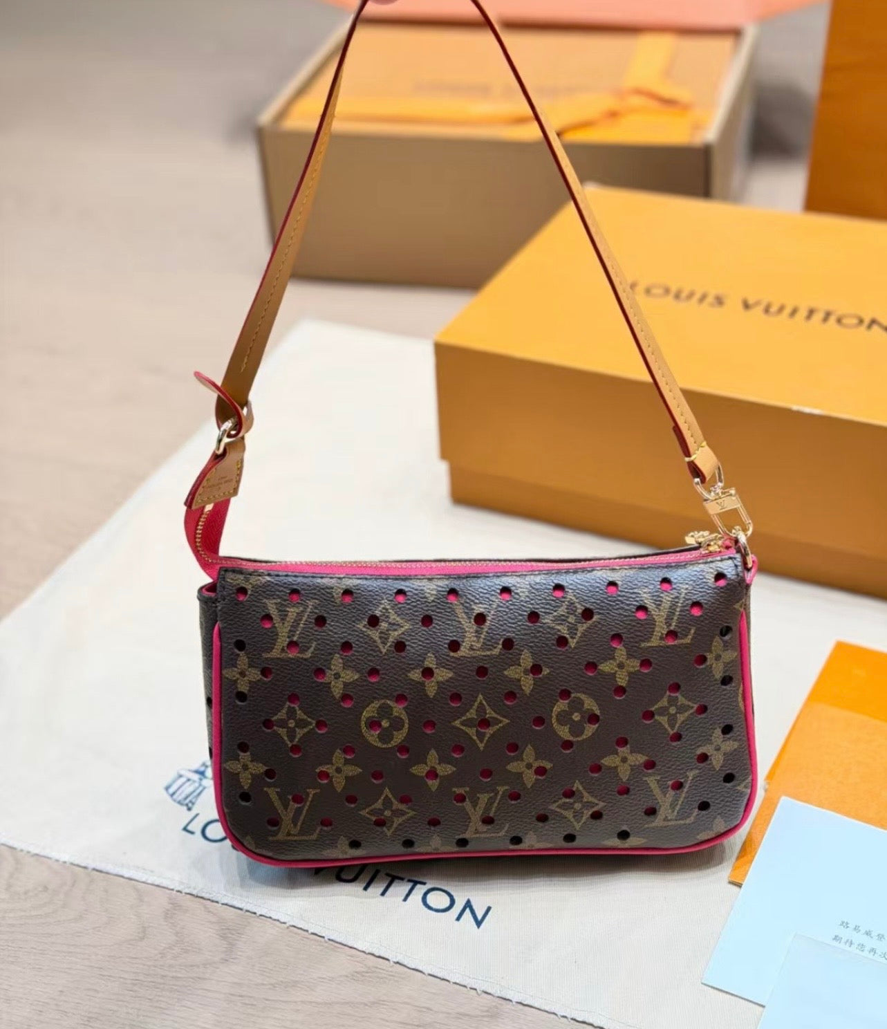 Pink/Brn mono pochette