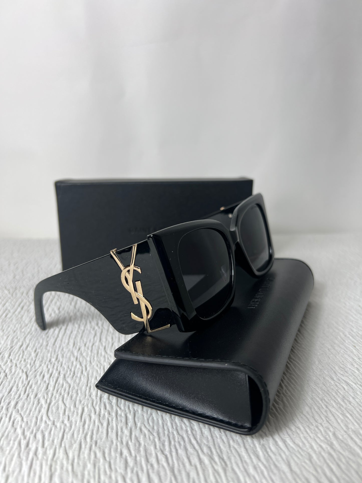 YY Shades