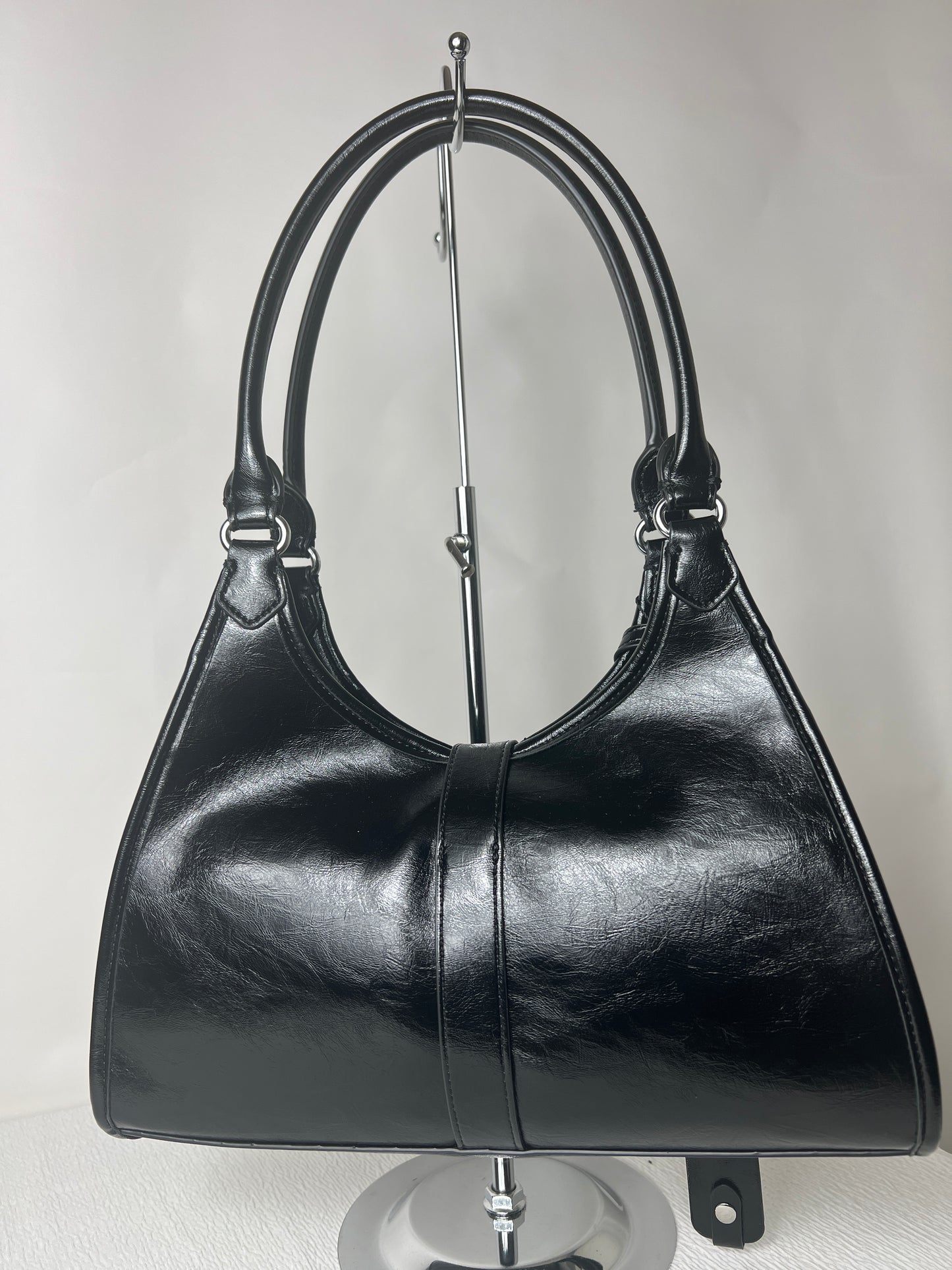P waxed leather shoulder bag