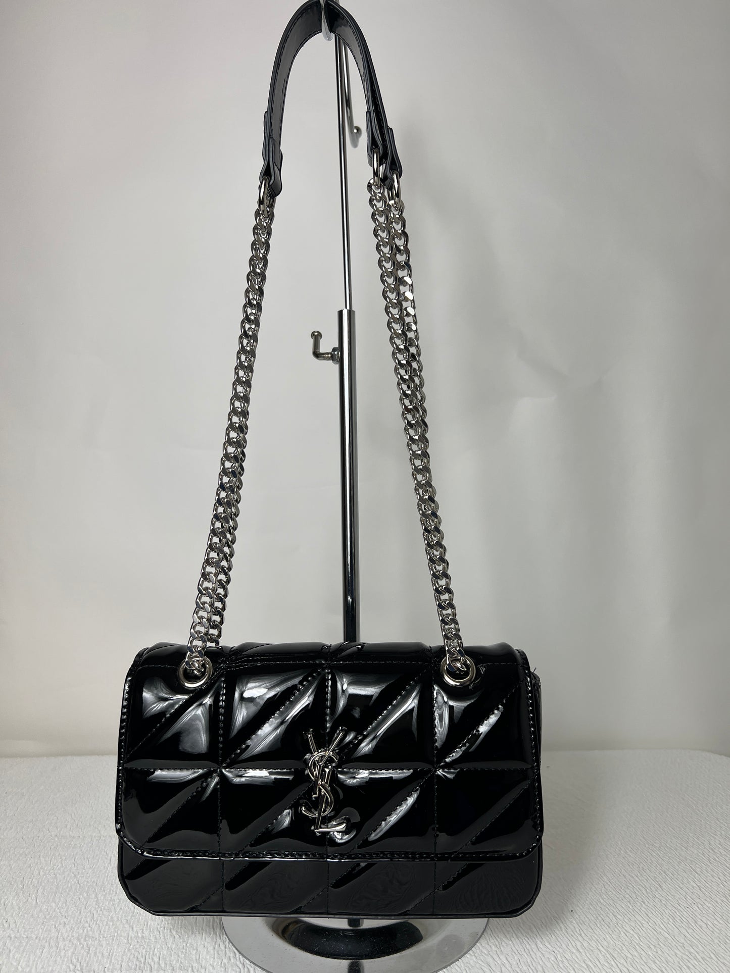 Patent leather YY